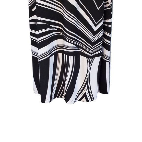 CHICO'S Mitered Border Macie Pattern Black/White Skirt  Size 0 (S/4) - Picture 2 of 8